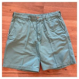 IZOD Men’s Green Flat Front Shorts